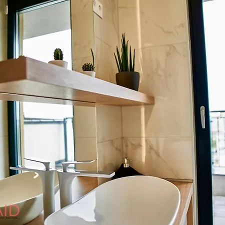 Ellby - Penthouse - Hostaid * Siofok