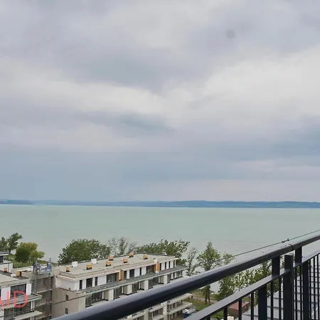 Ellby - Penthouse - Hostaid Apartment