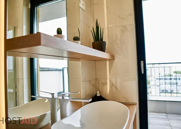 Ellby - Penthouse - Hostaid * Siófok